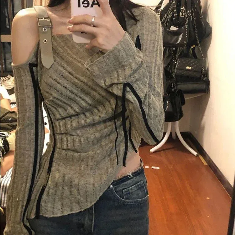 Aiertu 2024 Spring Autumn Grunge Fashion Off Shoulder T-shirts Streetwear Slim Hollow Out Knitted Top Women Patchwork 2k Aesthetic Tees