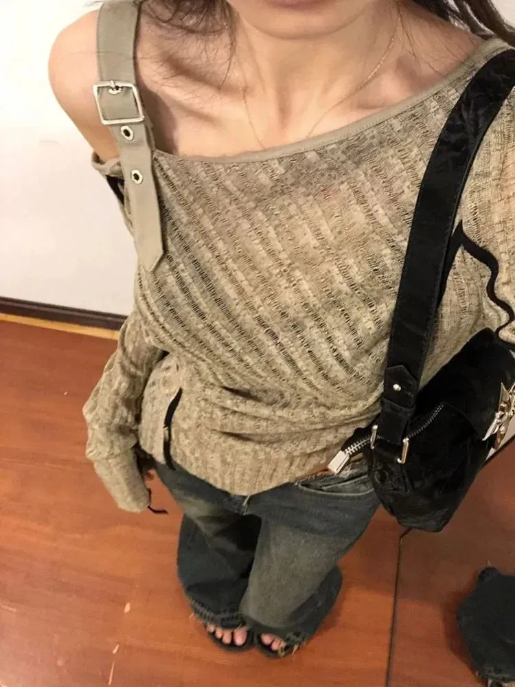 Aiertu 2024 Spring Autumn Grunge Fashion Off Shoulder T-shirts Streetwear Slim Hollow Out Knitted Top Women Patchwork 2k Aesthetic Tees