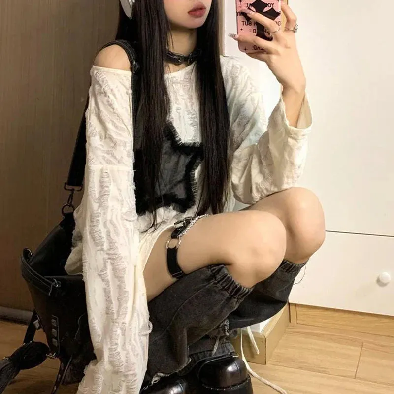 Aiertu Y2K Grunge Hole T-Shirt Star Print Ripped Streetwear Off Shoulder Tops Vintage Harajuku Oversized Kpop Long Sleeveloose Tees
