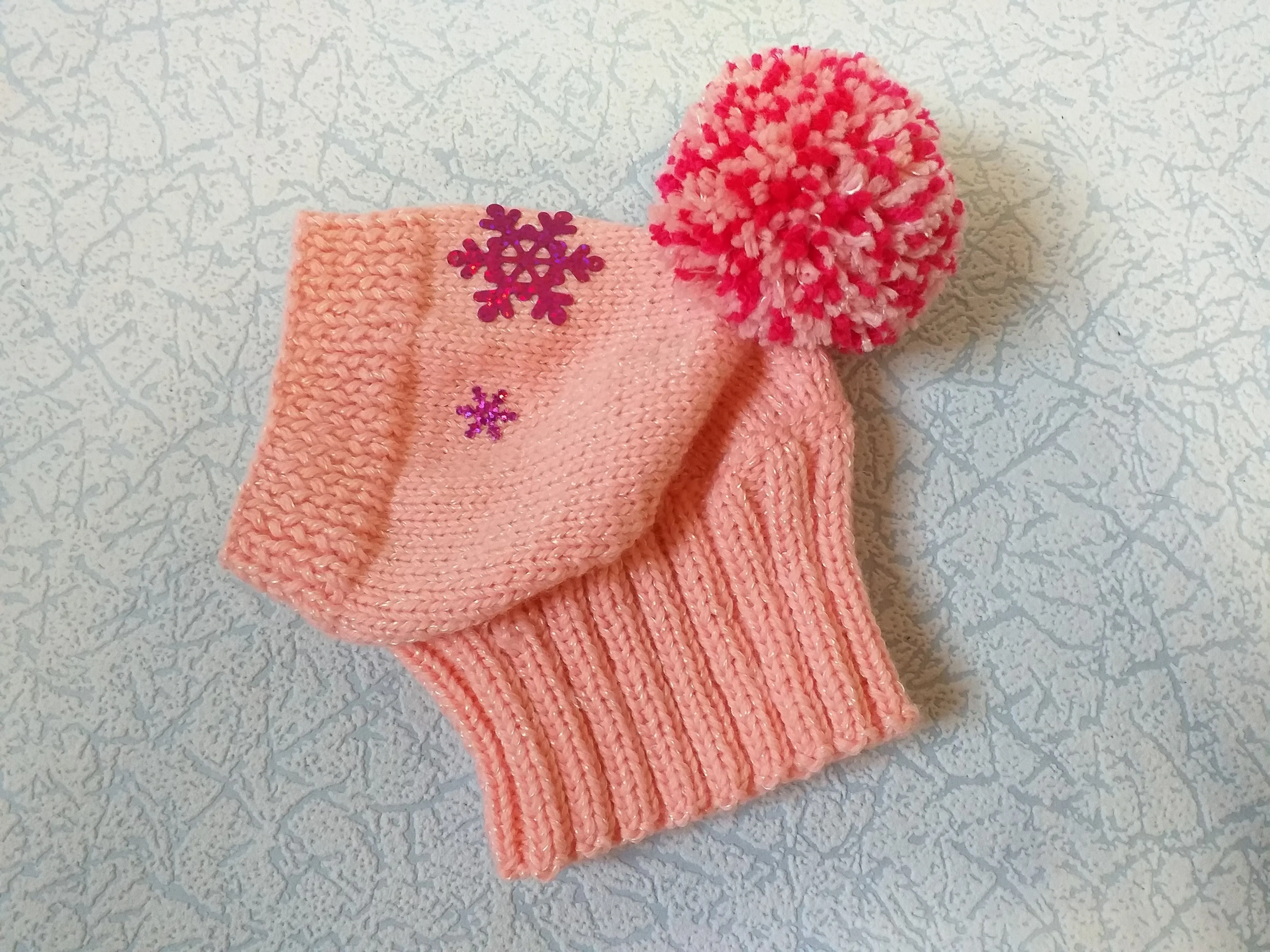 Dachshund christmas snowflake hat with big pompom, christmas clothes dachshund, miniature dachshund