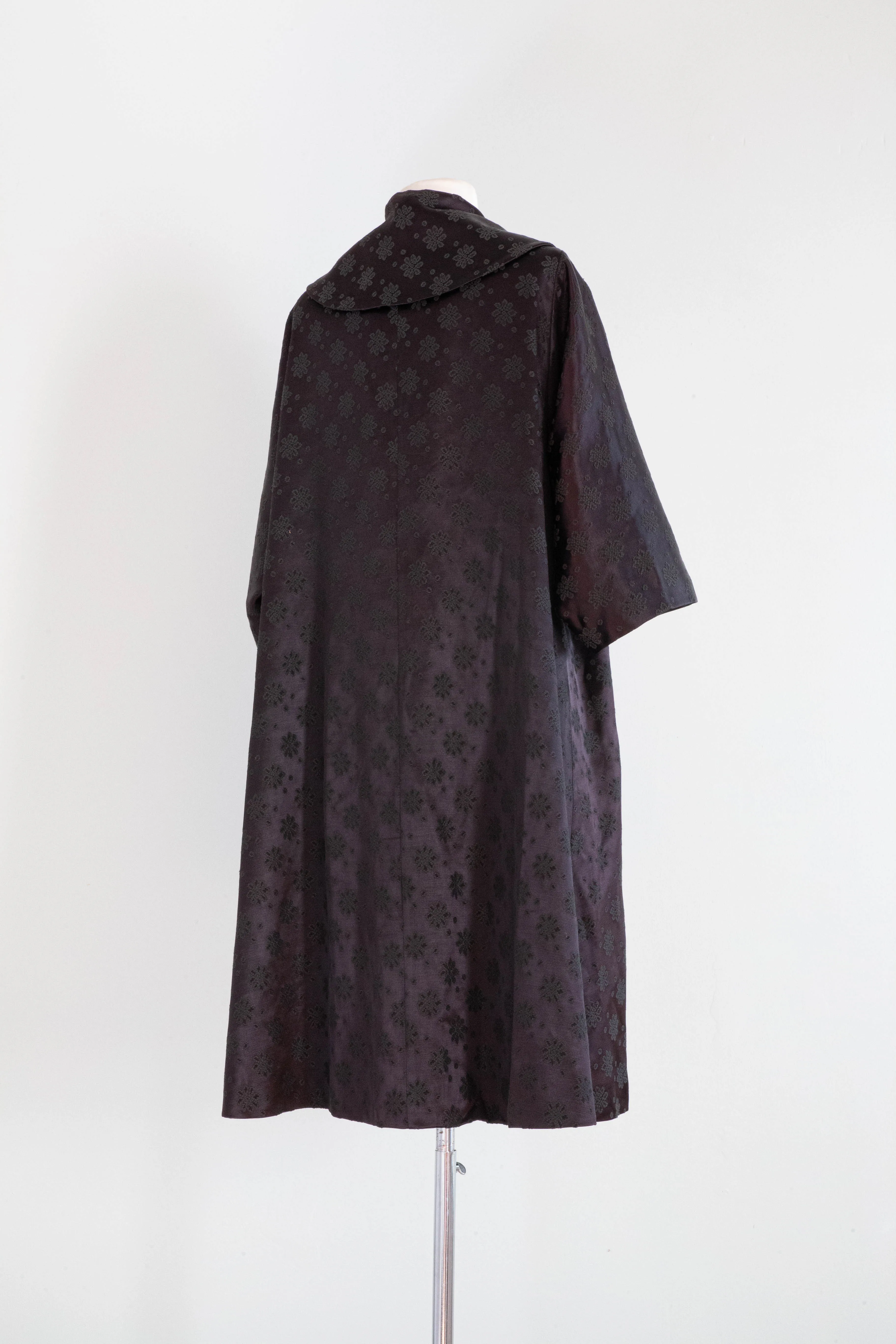 Gorgeous 1950's Snowflake Satin Brocade Evening Opera Coat / OSFM