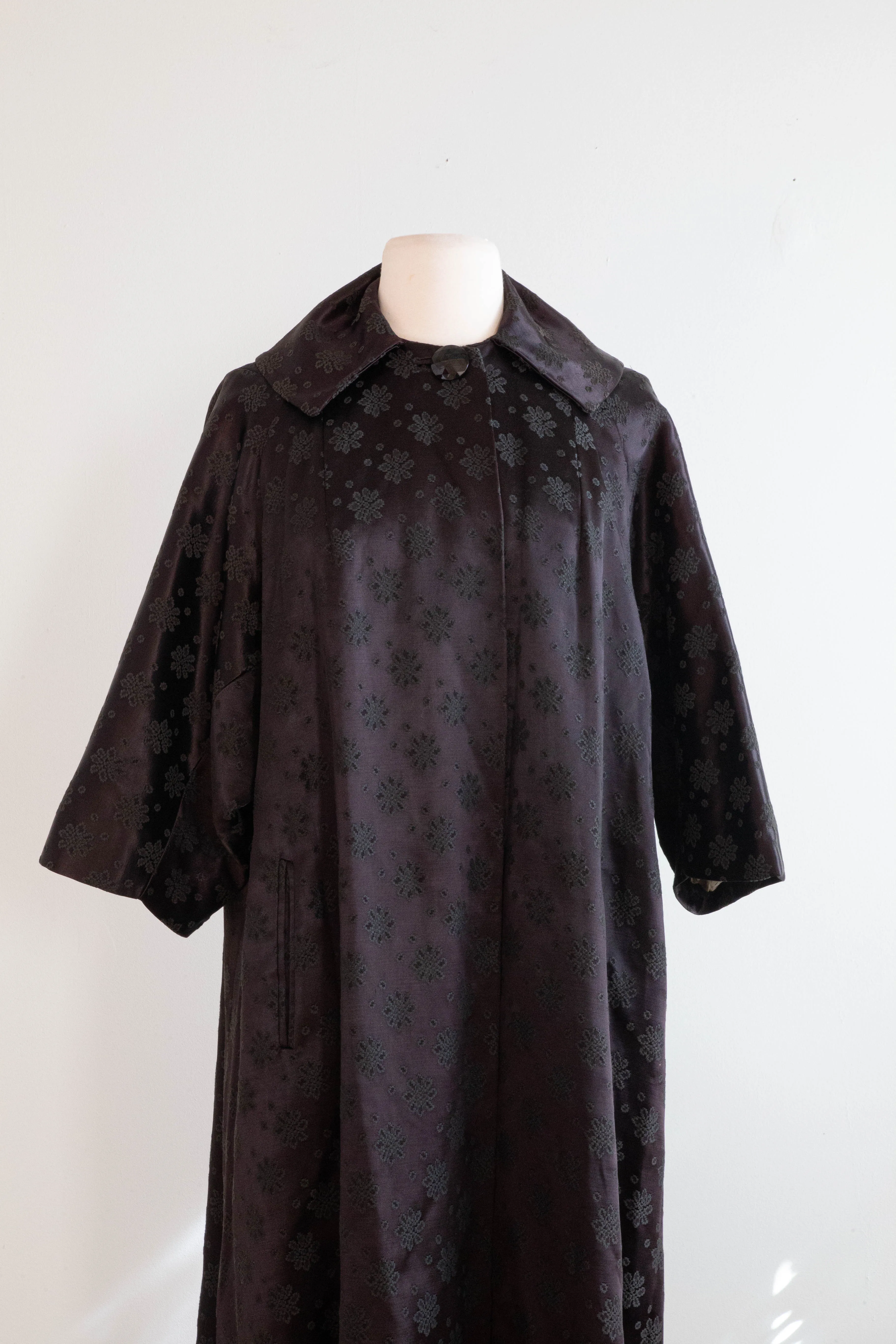 Gorgeous 1950's Snowflake Satin Brocade Evening Opera Coat / OSFM