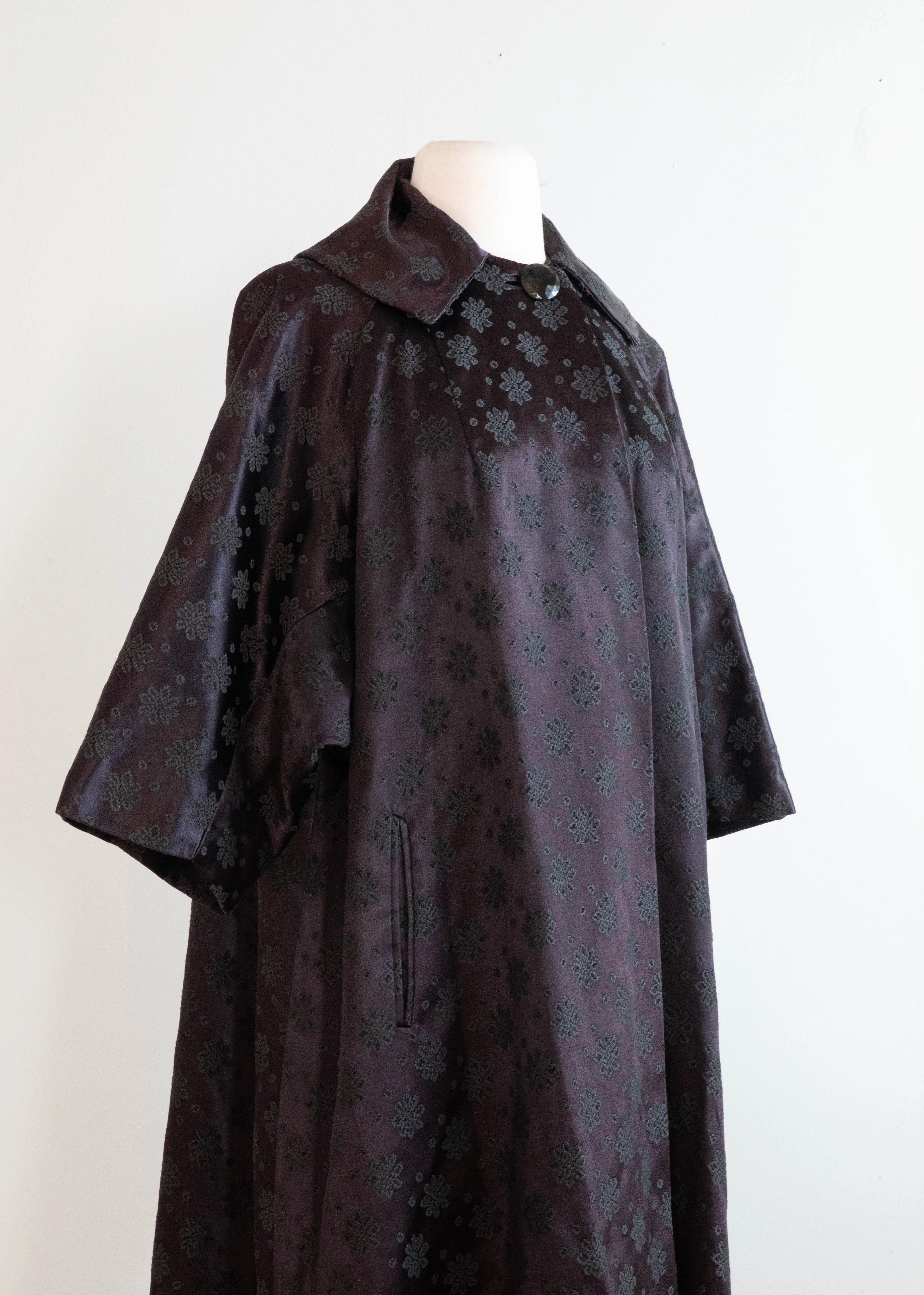 Gorgeous 1950's Snowflake Satin Brocade Evening Opera Coat / OSFM