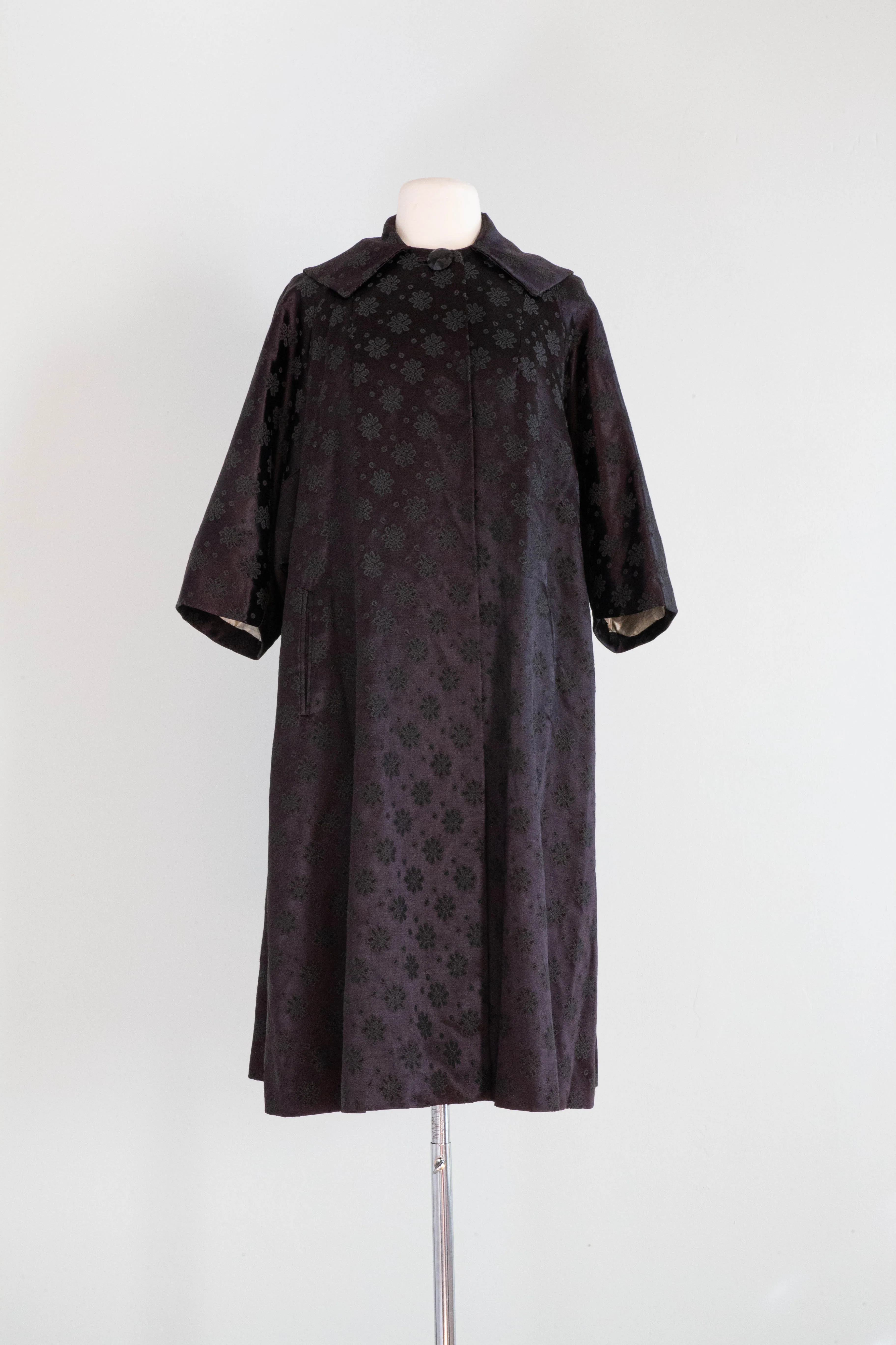 Gorgeous 1950's Snowflake Satin Brocade Evening Opera Coat / OSFM
