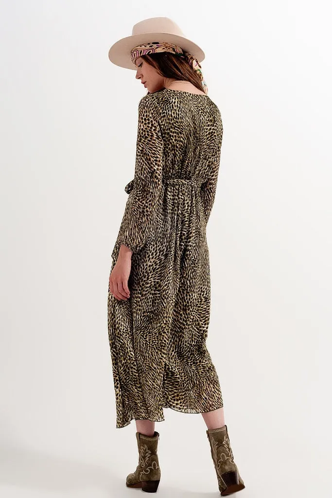 Q2 - Original Long Sleeve Wrap Front Chiffon Dress With Belt in Shiny Print